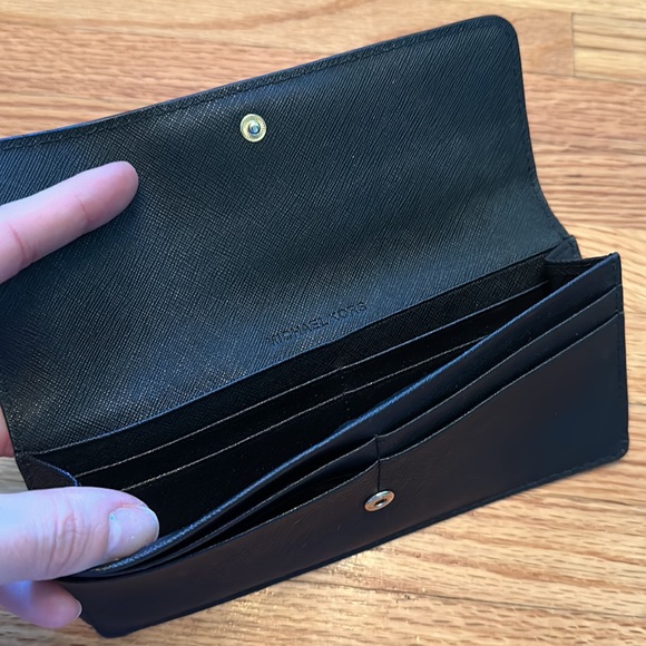 Michael Kors Bifold Envelope Wallet - Picture 3 of 7